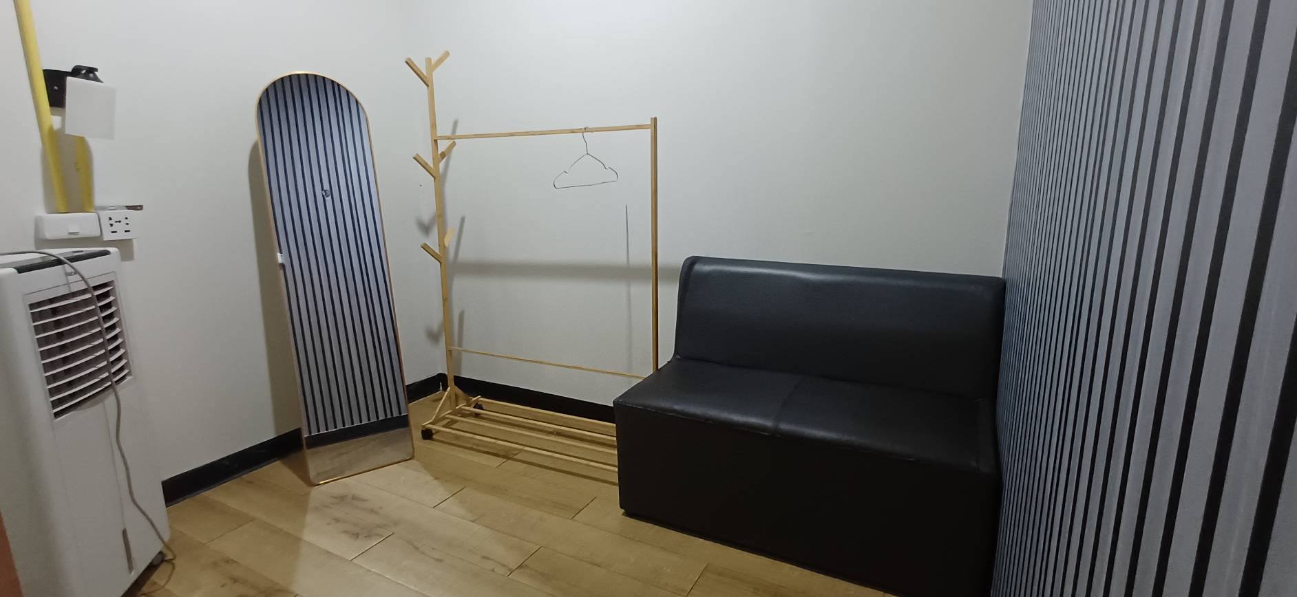 มุมนั่งเล่นบรรยากาศสบาย ๆ ของ Best Bed Suvarnabhumi Hostel